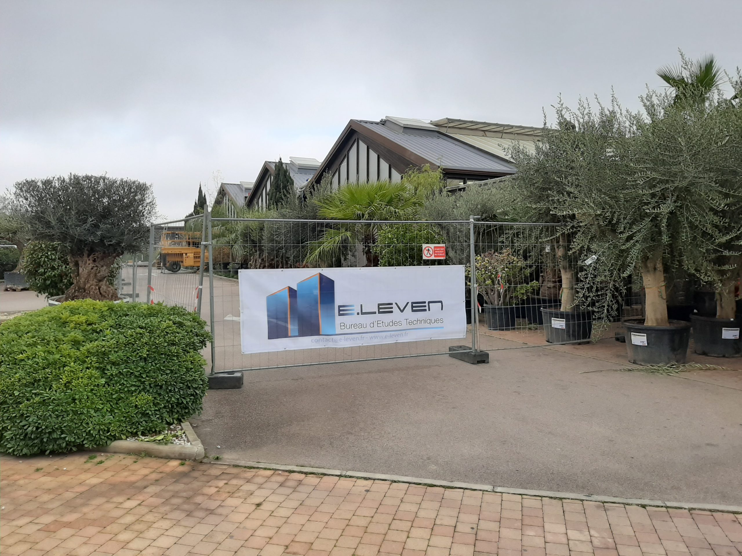 Travaux de remplacement de Polycarbonates sur le hall B du Jardiland de Perpignan.
